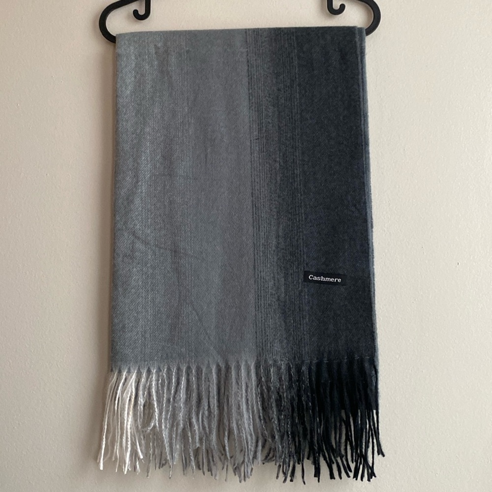 Cashmere scarf